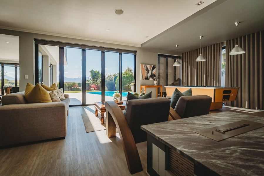 4 Bedroom Property for Sale in Herolds Bay Western Cape